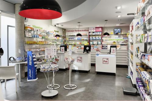 Fotografía de interiorismo de farmacia. Fotografía por Panoramics360.com